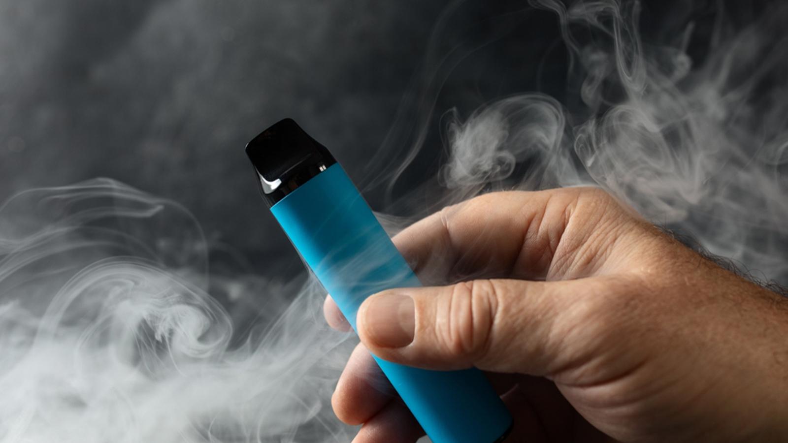 Big trap for young people, e-cigarettes are snapped up on the streets