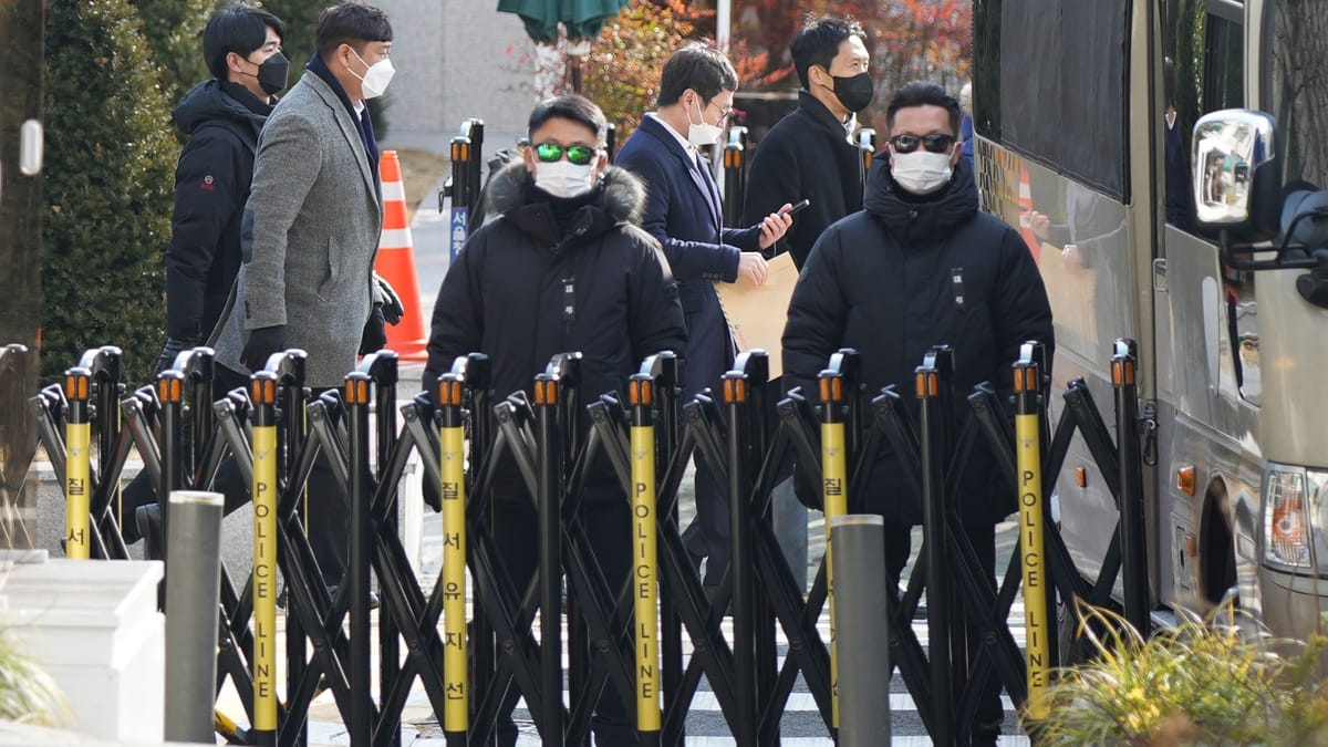 South Korea's President's Security Guards Miss a Summons