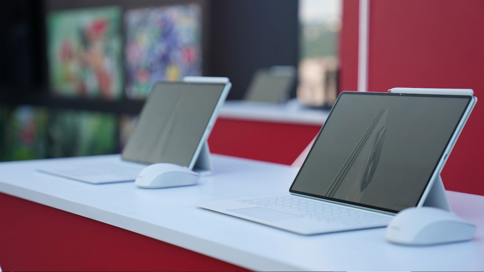 Huawei introduced the new flagship tablet Matepad Pro 12.2 in Istanbul