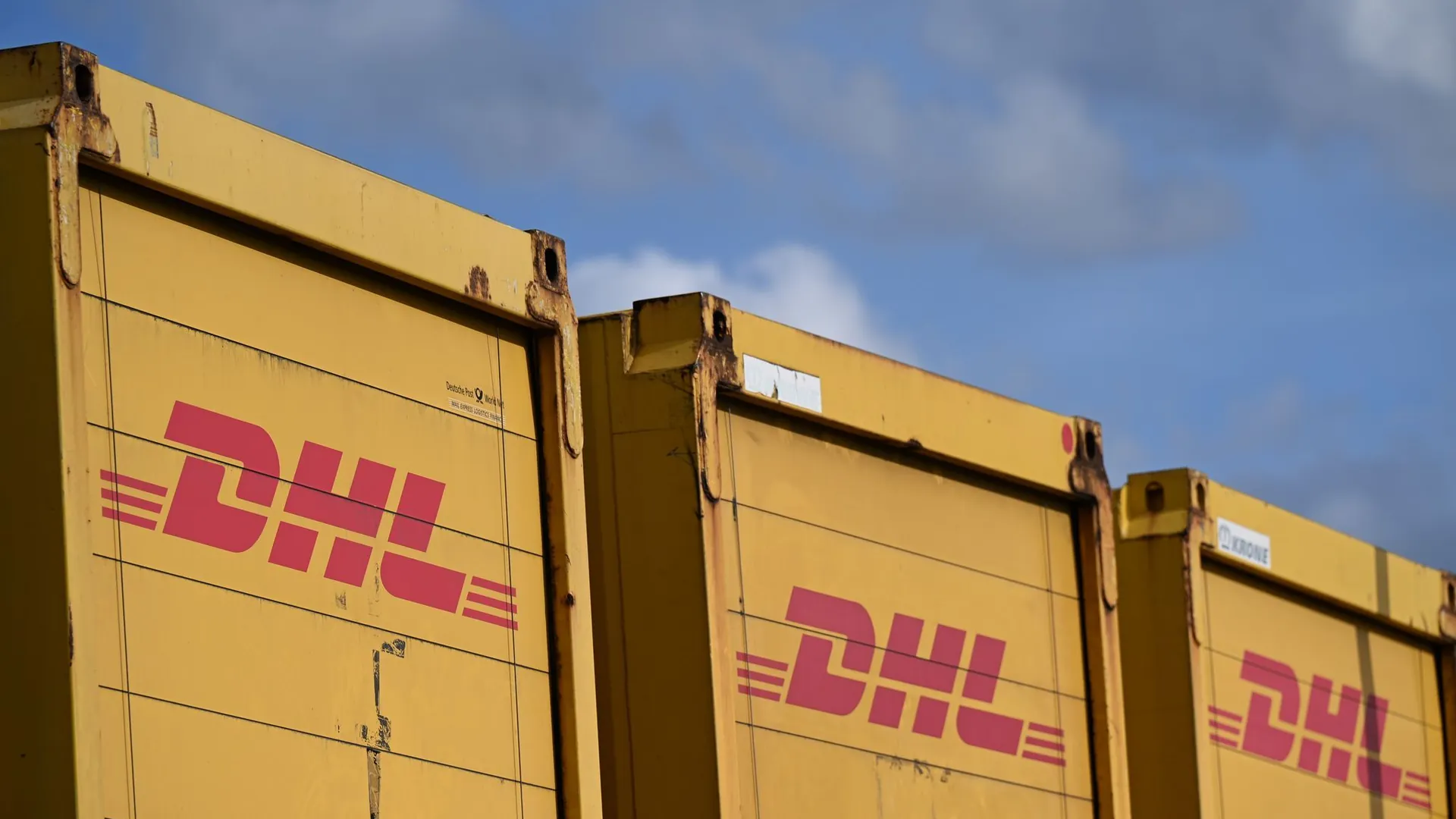 DHL container