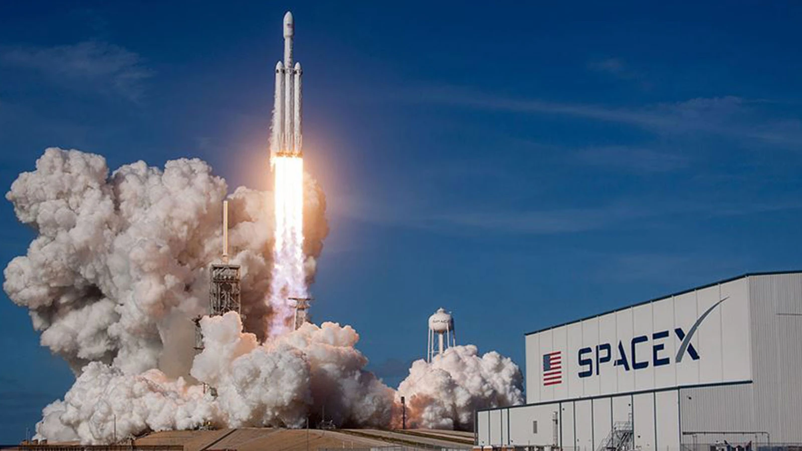 SpaceX aims to go public this week