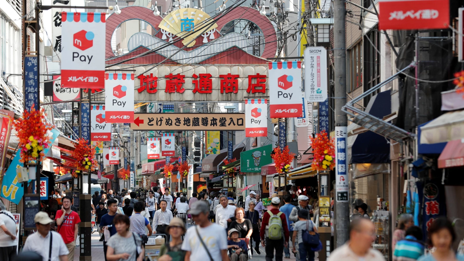 The number of foreigners residing in Japan exceeded the 4 million mark for the first time