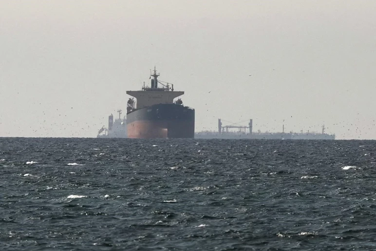 13 million barrel deficit! 'Hormuz' shocks the world - Picture: 2