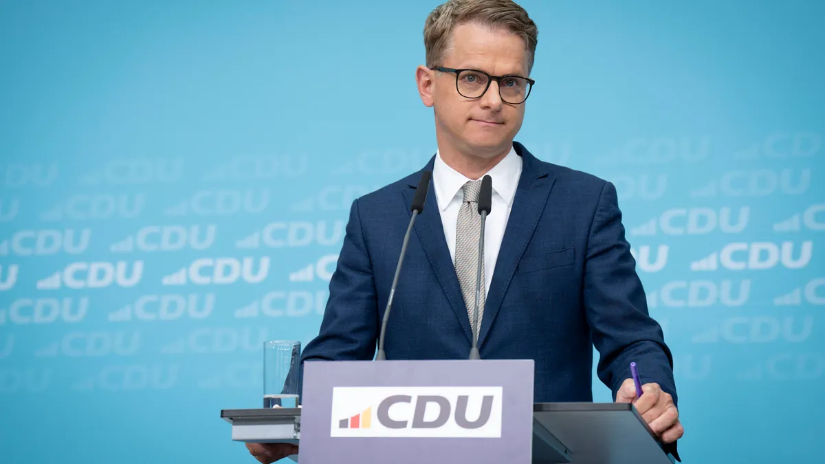 CDU-Generalsekretär Carsten Linnemann will die Zahl der Krankenkassen deutlich reduzieren.