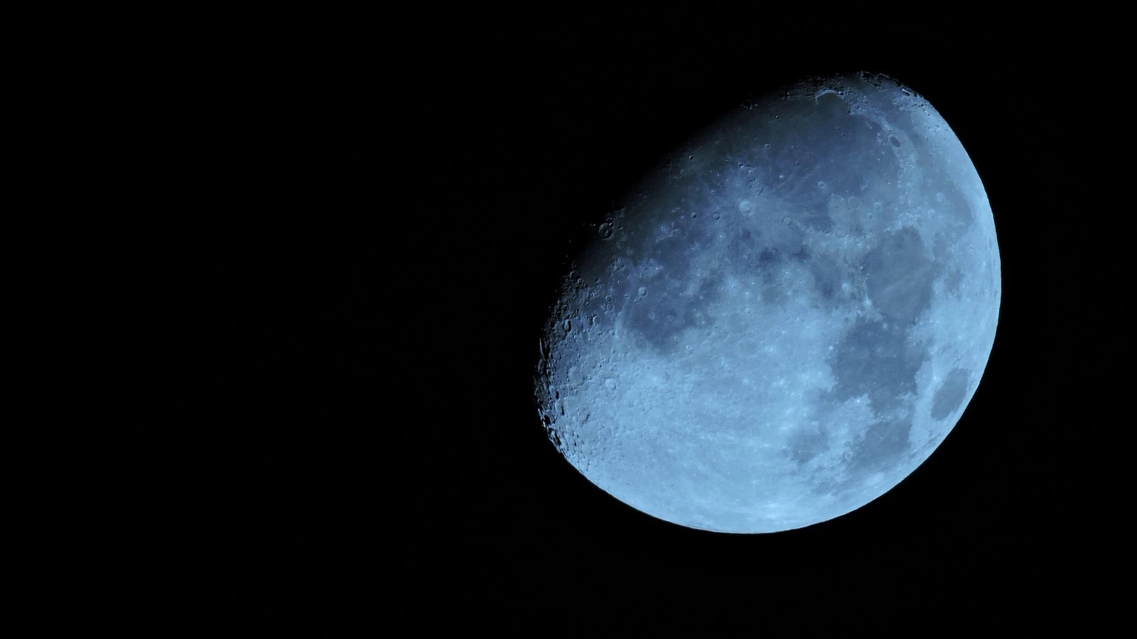 China discovered two new minerals on the Moon