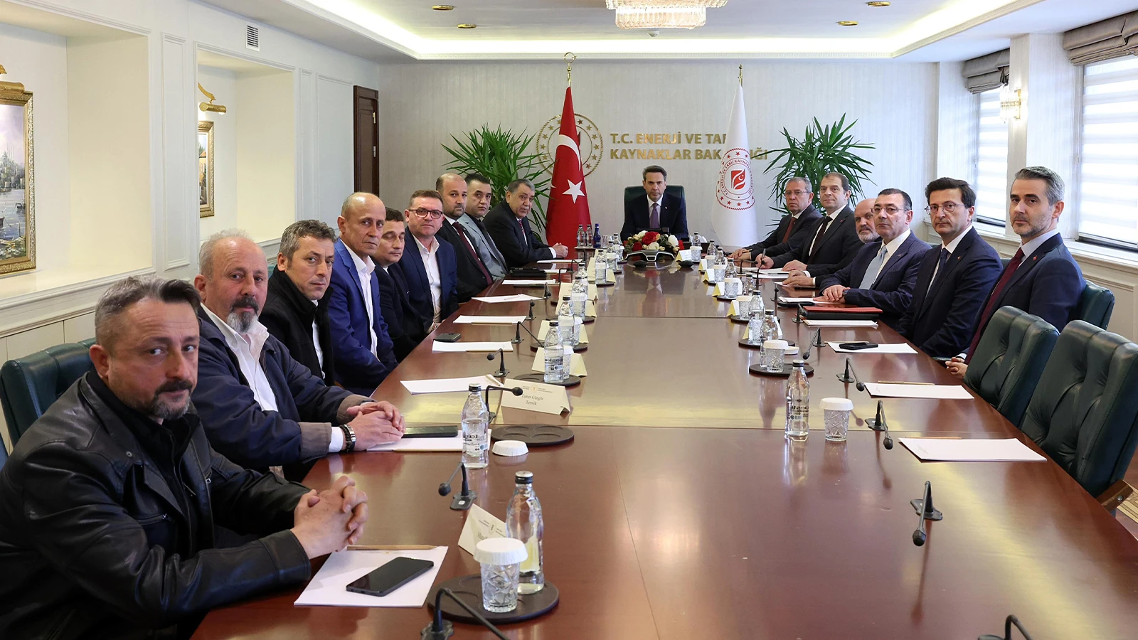 Minister of Energy Bayraktar received mine workers