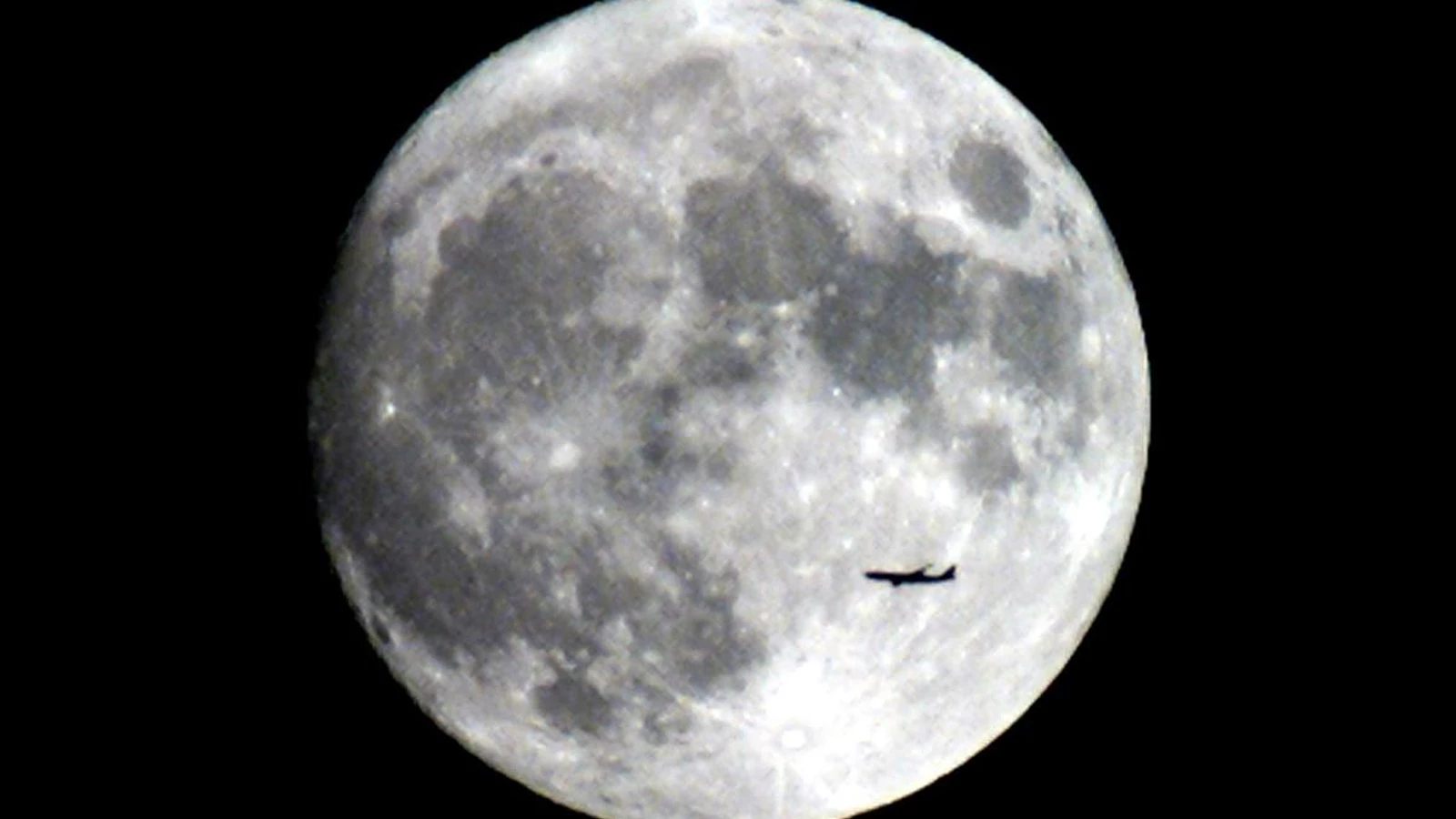 Russia took action: The interior of the Moon will be examined!