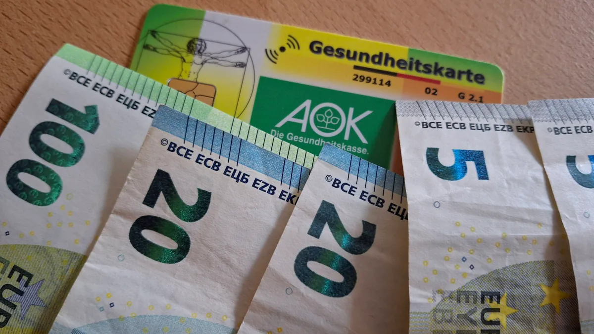 Die geplante Reform der gesetzlichen Krankenversicherung soll auch die Versicherten stärker belasten.