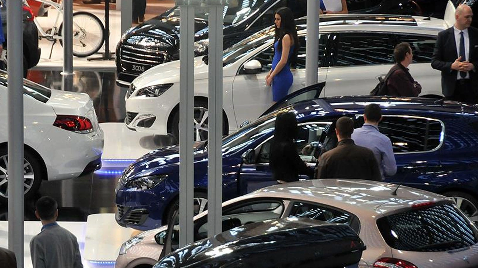 Automotive main industry production increased in April