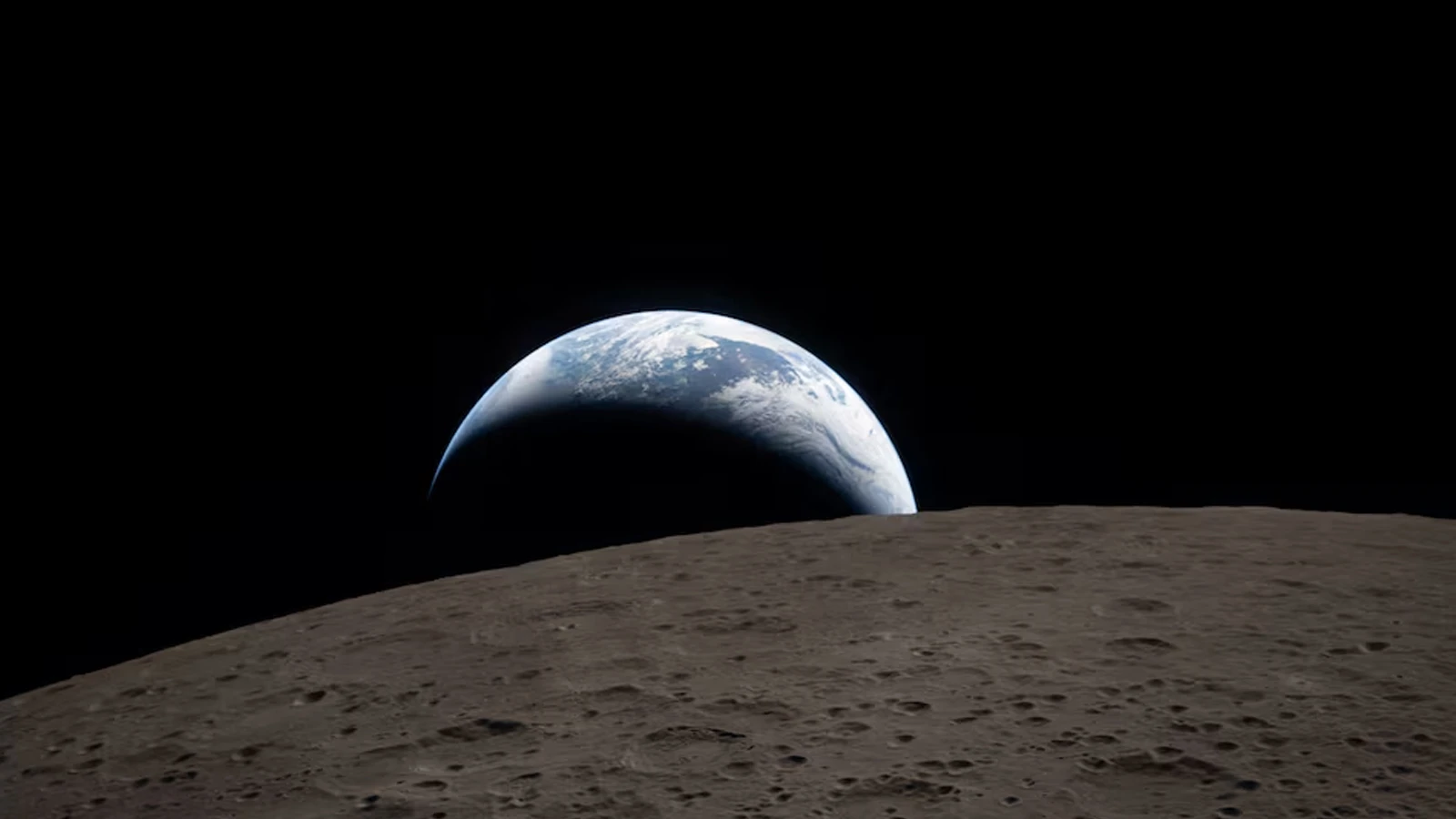 What color is the moon actually? Artemis 2 astronauts responded