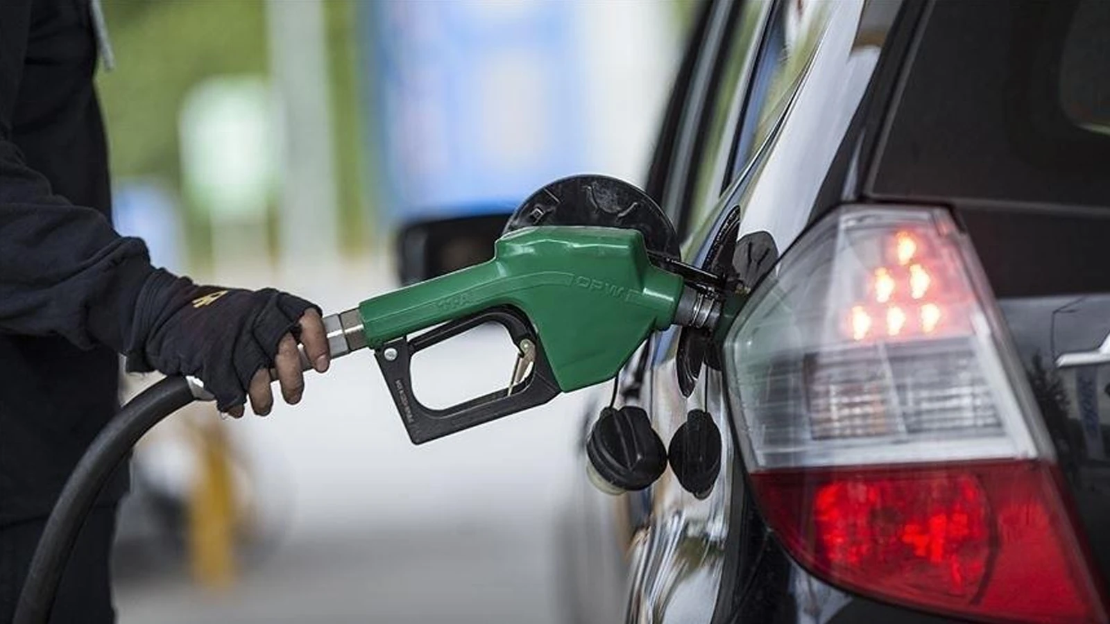 Good news for millions of vehicle owners: Huge discount on fuel is on the way