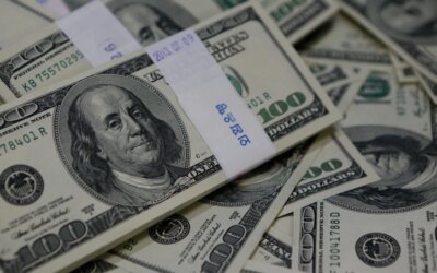 Net foreign exchange deficit of companies outside the financial sector increased in April
