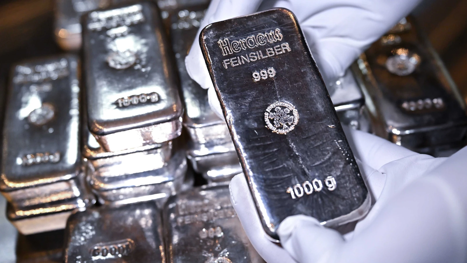 'Silver' warning from giant banks: Be cautious