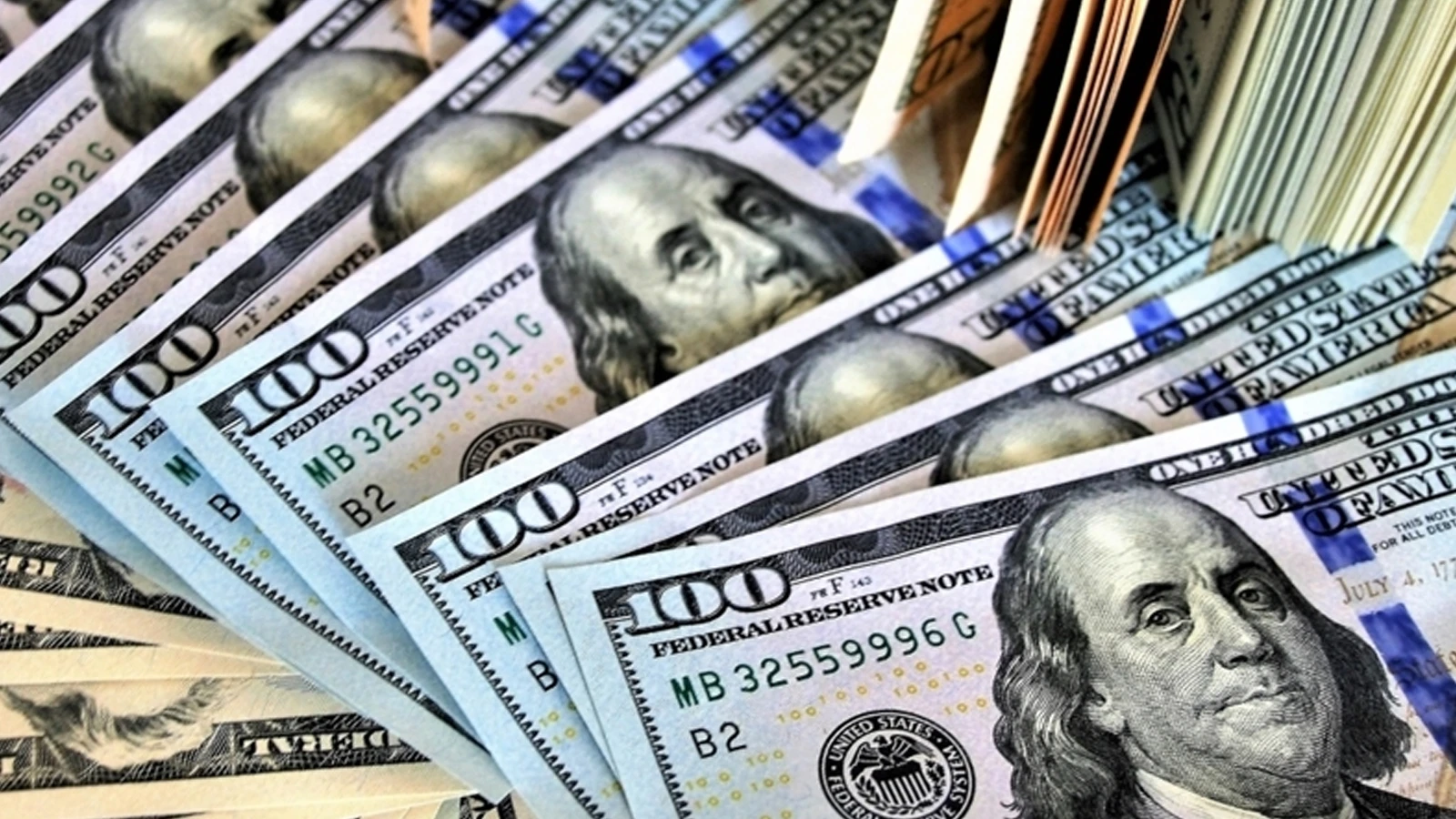 The US economy grew by 2.1 percent in the first quarter of the year