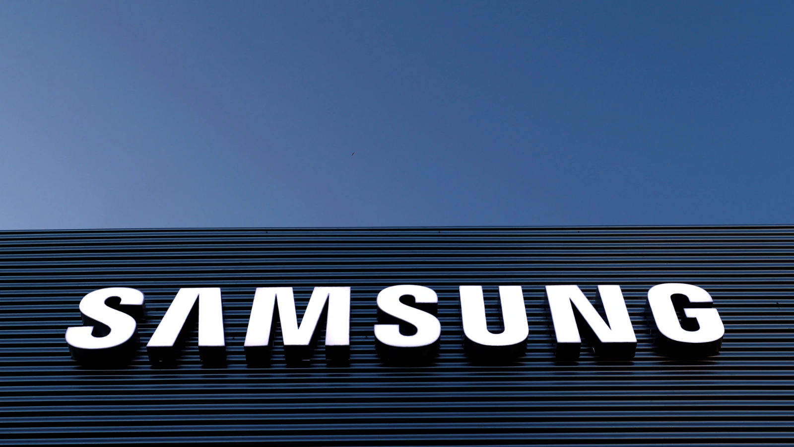 Samsung's stock officially collapsed despite forecast for 19x profit growth