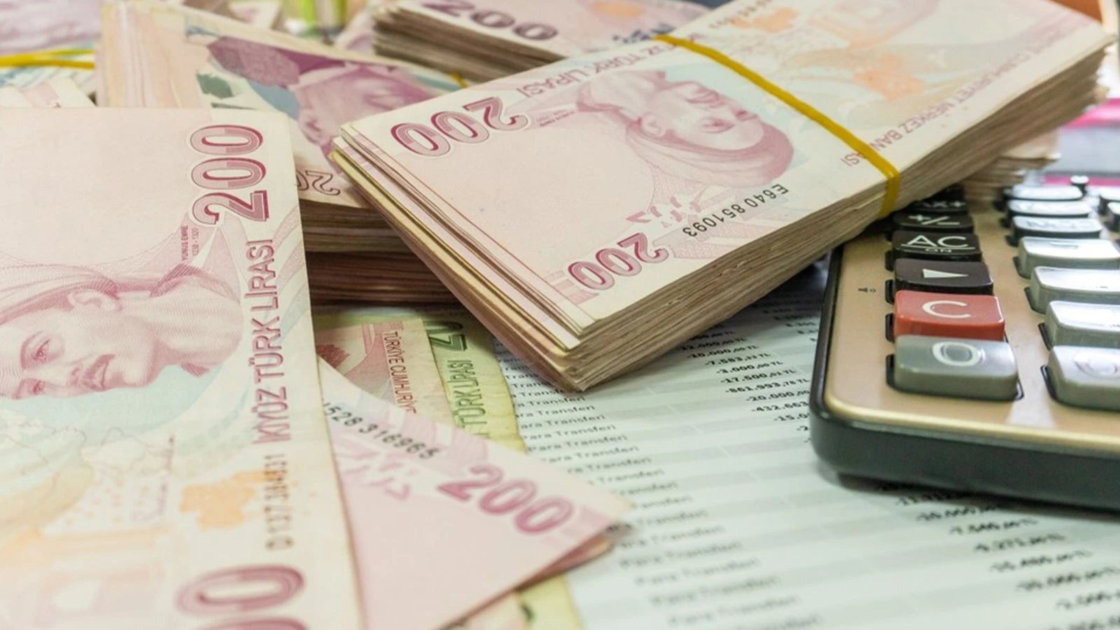 Fragility continues, two different faces in the economy