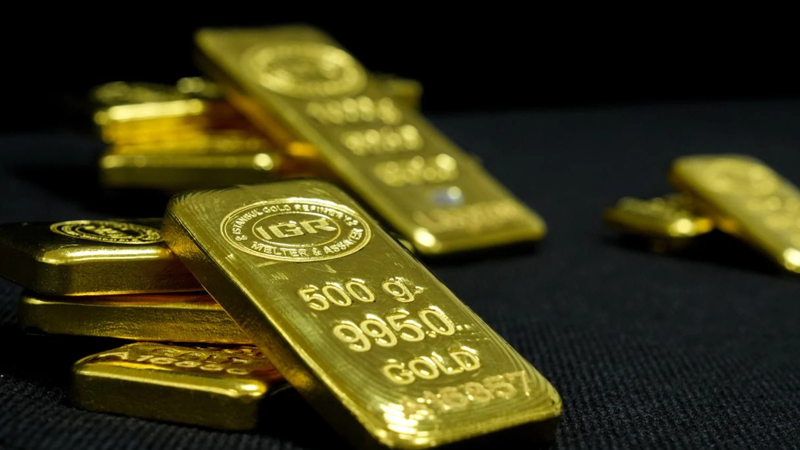 A kilogram of gold was 6.88 million lira
