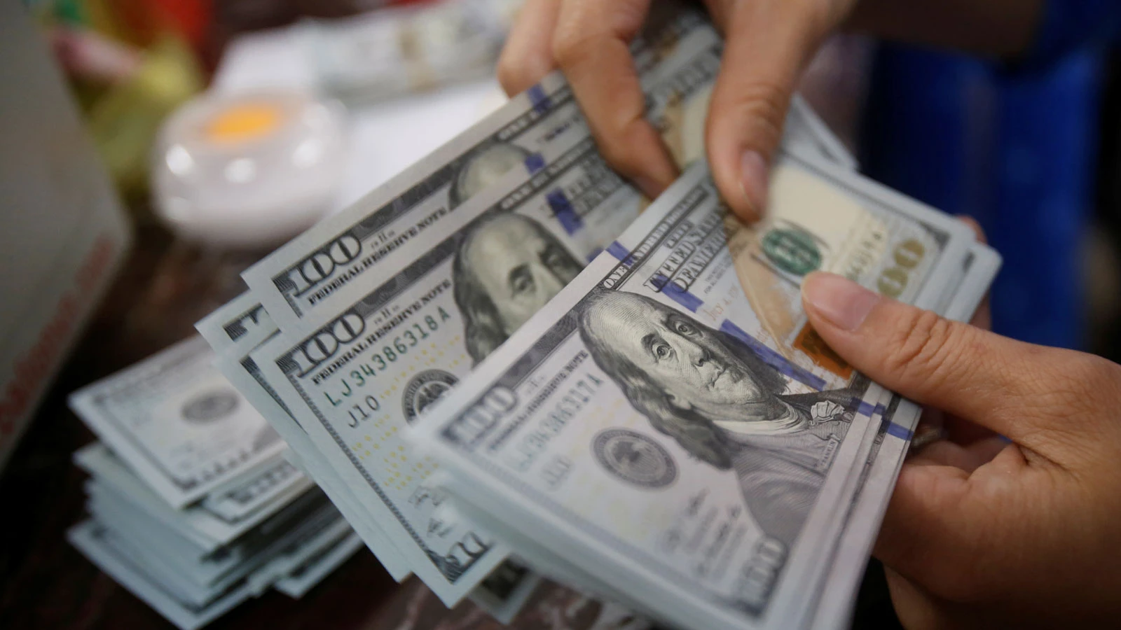 Foreigners bought $805 million worth of bonds last week