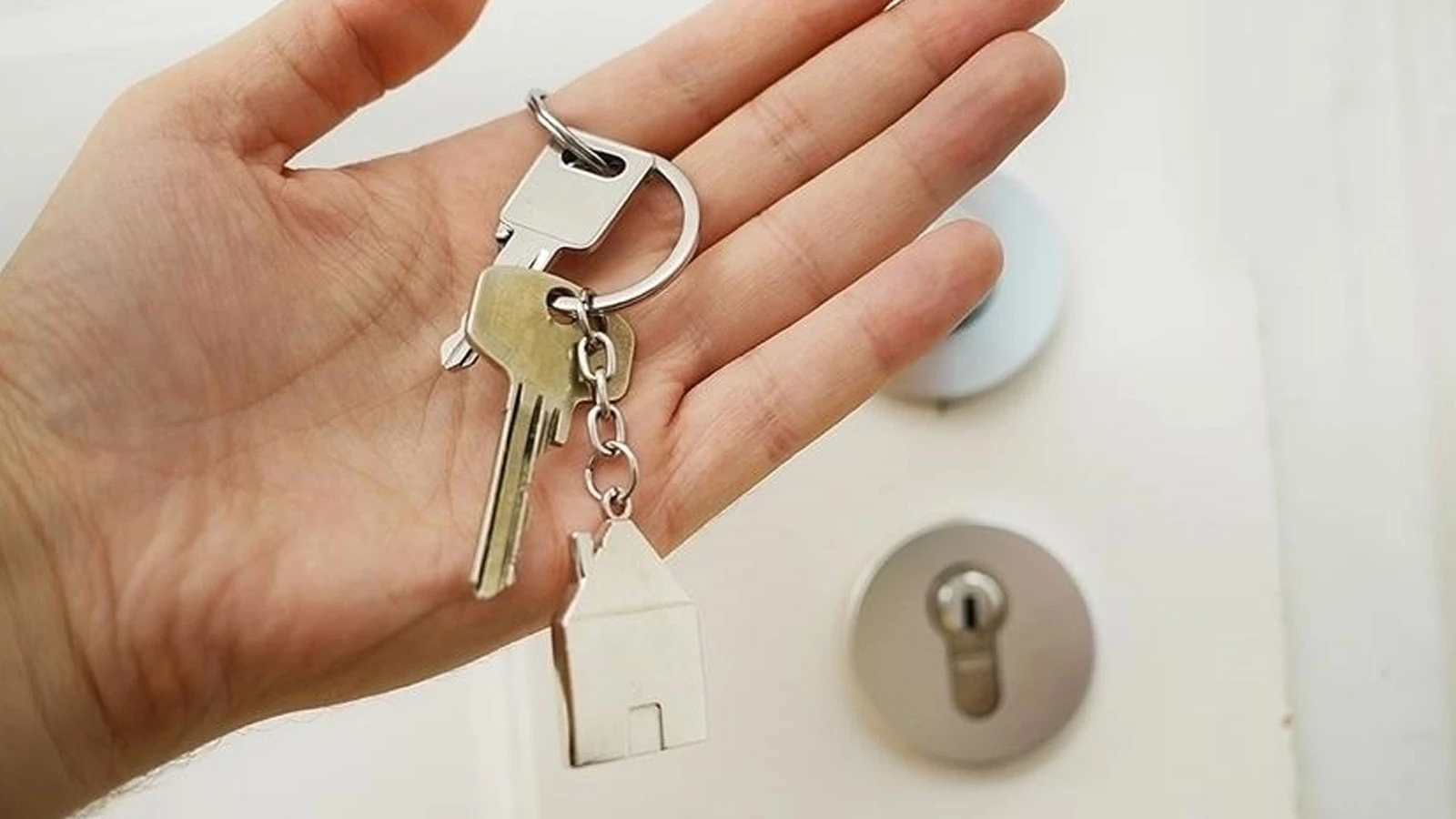 Housing sales decreased by 17 percent annually in July