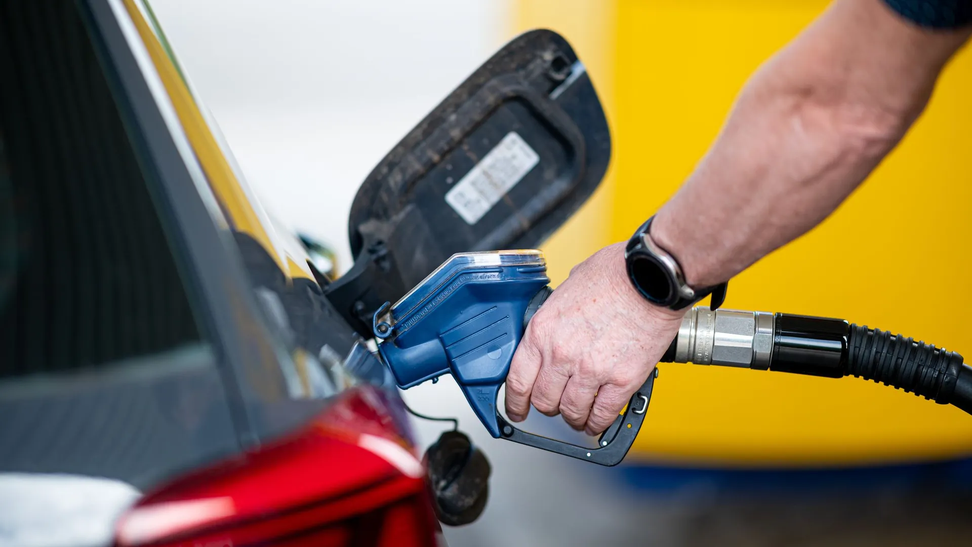 Italy largely waives vehicle tax for a year Italy largely waives vehicle tax for a year
