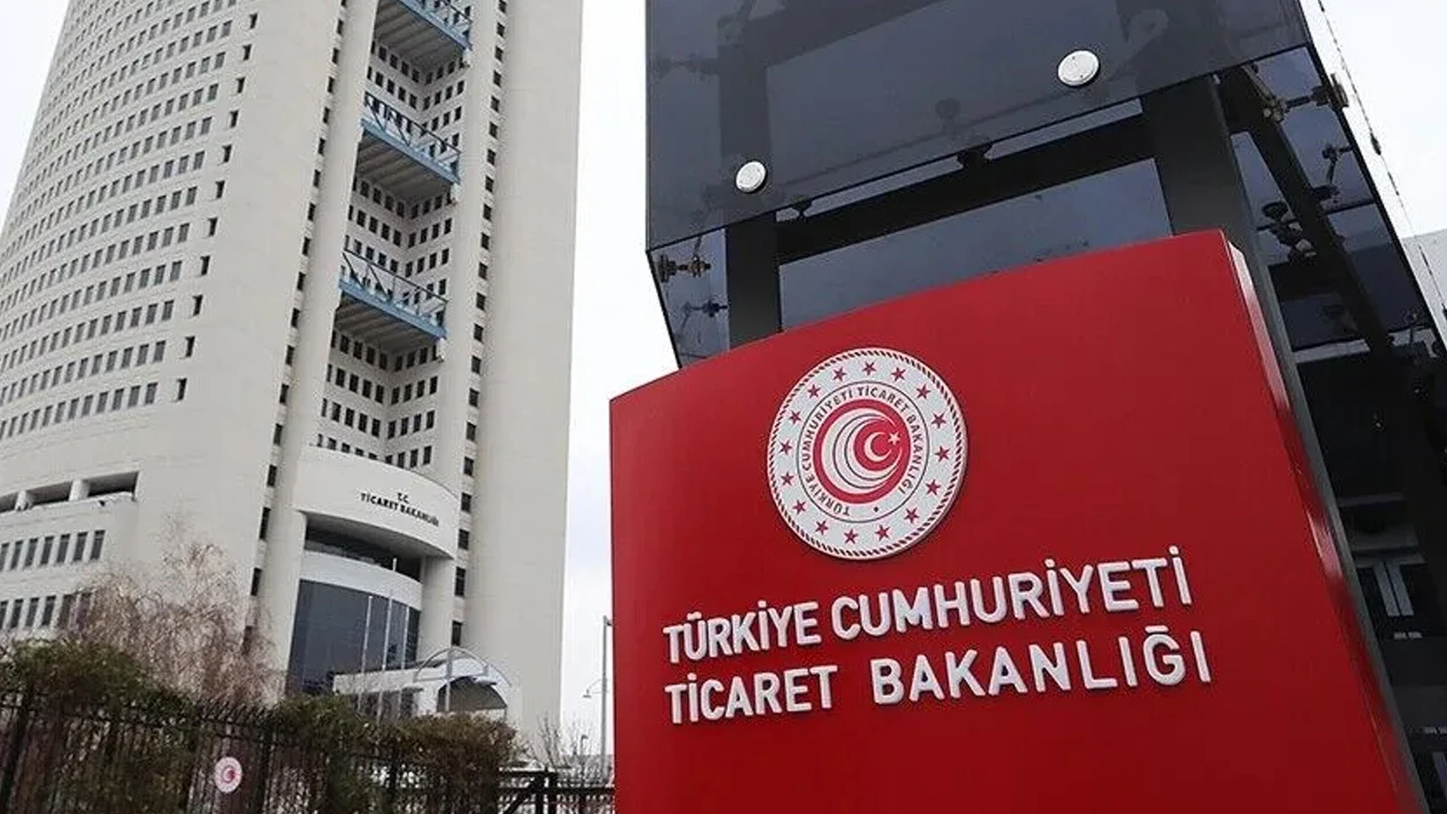 81.9 billion liras worth of smuggled goods and drugs were seized in 8 months