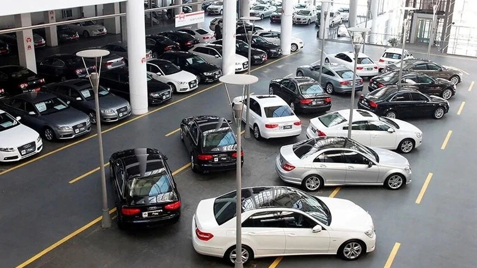 Automobile market shrank sharply