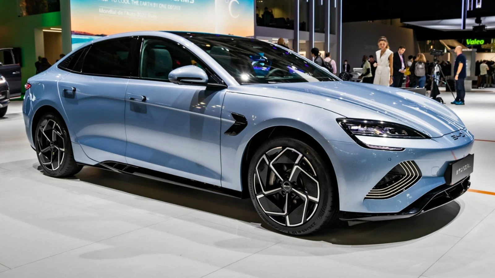 Chinese cars are pushing Europe, giants are losing markets