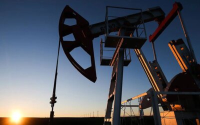 Oil prices started the week with a 2 percent decrease