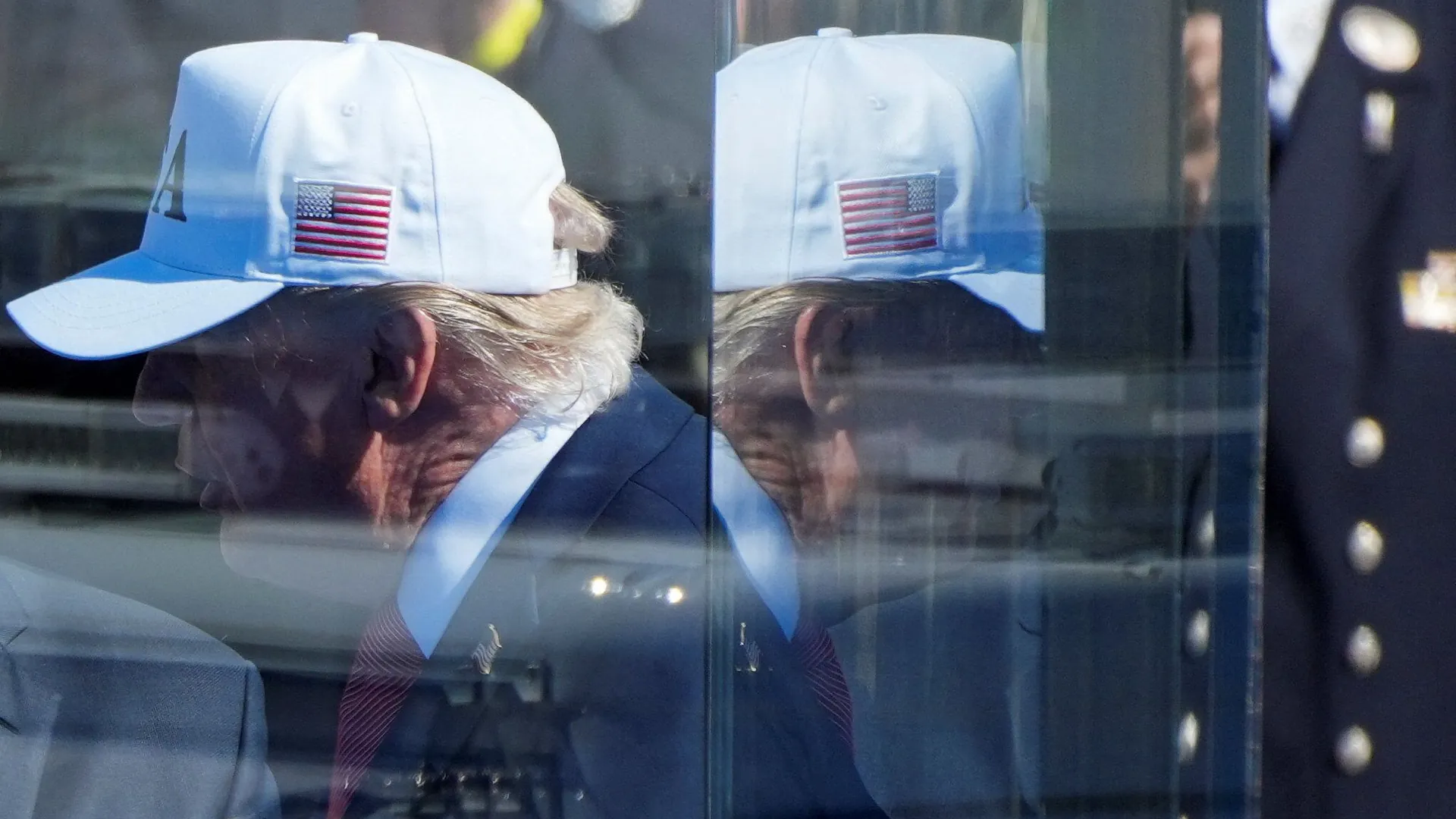 Who am I - and if so, how many?: Trump at the memorial event in the Ellipse at the White House.