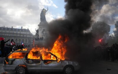 Serious riots in France-wide protests